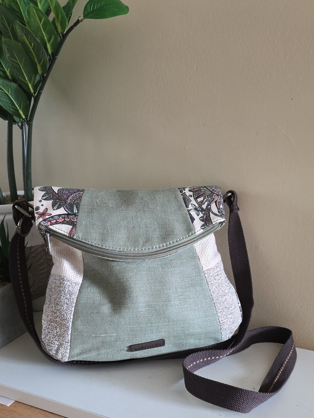 Sakroots Artist Circle Foldover Crossbody - Missing Keychain - O/S